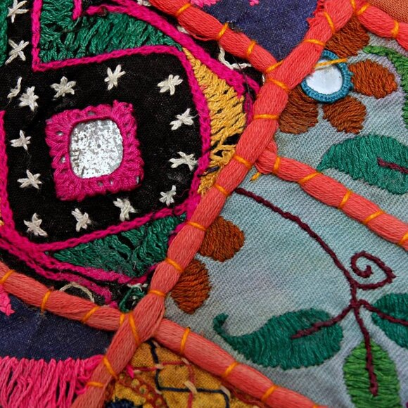 NWT Jogruti Embroidered Patchword Crossbody Bag - Picture 10 of 14